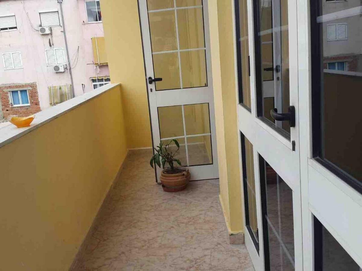 Tirana Apartment White ภายนอก รูปภาพ